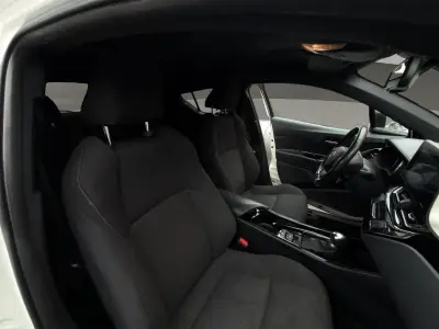 Toyota C-HR 2020 · foto 17