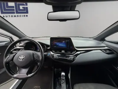 Toyota C-HR 2020 · foto 15
