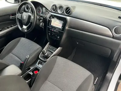 Suzuki Vitara 2021 · foto 11