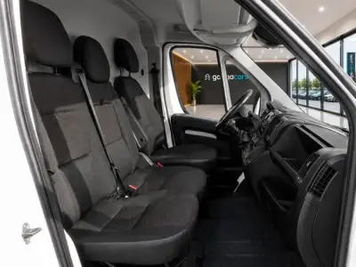 Peugeot Boxer 2022 · foto 11