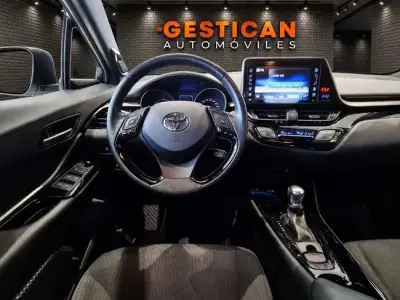 Toyota C-HR 2020 · foto 12