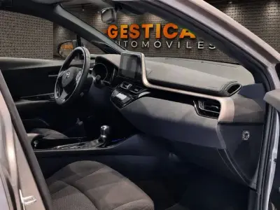 Toyota C-HR 2020 · foto 10