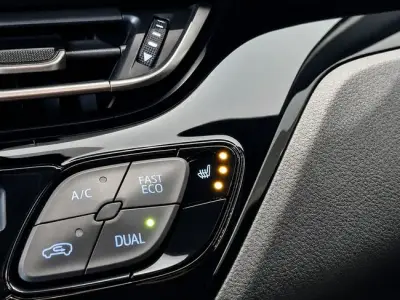 Toyota C-HR 2020 · foto 14