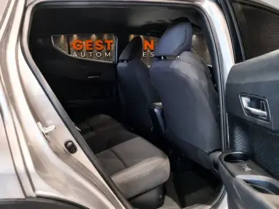 Toyota C-HR 2020 · foto 11