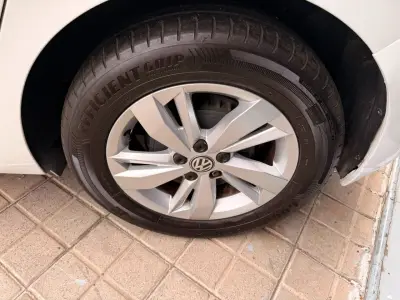 Volkswagen Polo 2021 · foto 9