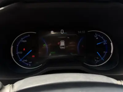 Toyota RAV4 2021 · foto 9