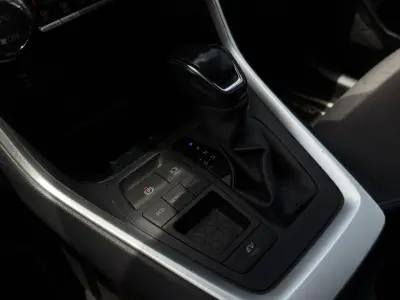 Toyota RAV4 2021 · foto 10