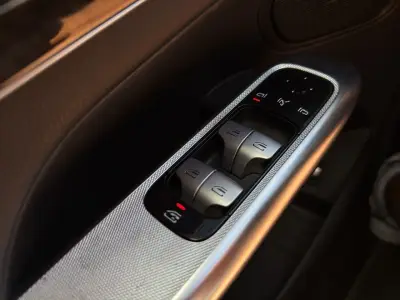 Mercedes-Benz GLC 2022 · foto 15