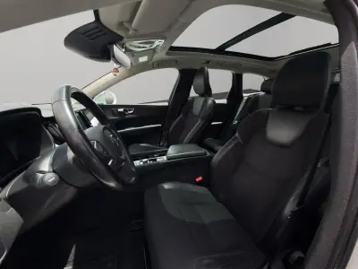 Volvo XC60 2020 · foto 7