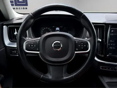 Volvo XC60 2020 · foto 14