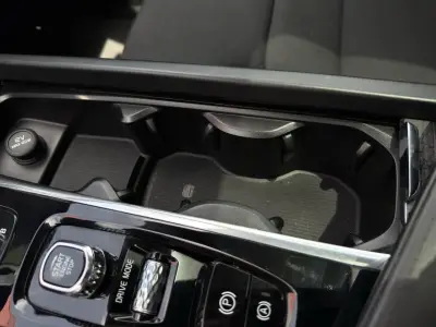 Volvo XC60 2020 · foto 19