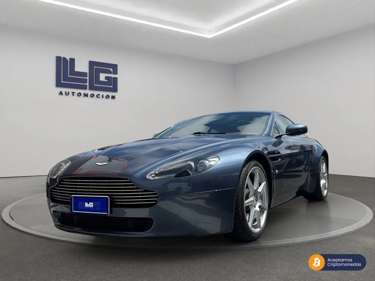Aston Martin V8 Vantage 2007 en 3 islas · CEC