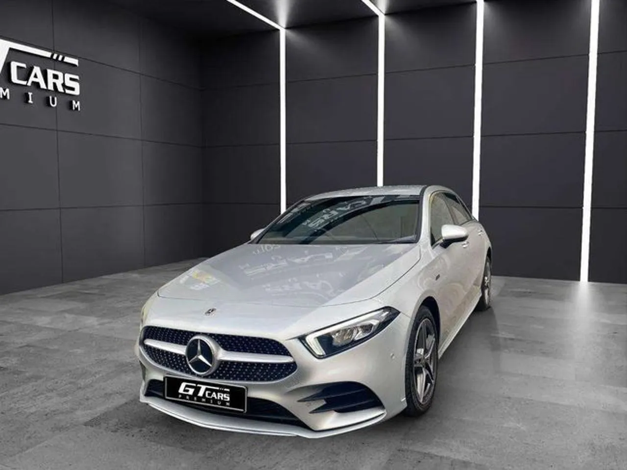 Mercedes-Benz Clase A 2022 en 2 islas · CEC
