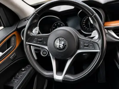 Alfa Romeo Stelvio 2018 · foto 5