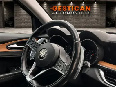 Alfa Romeo Stelvio 2018 · foto 7