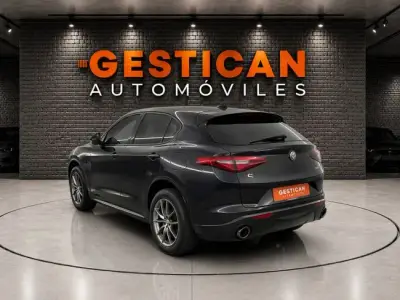 Alfa Romeo Stelvio 2018 · foto 3