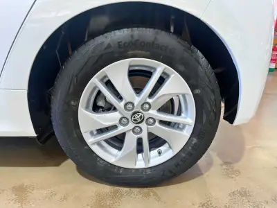 Toyota Yaris 2024 · foto 8