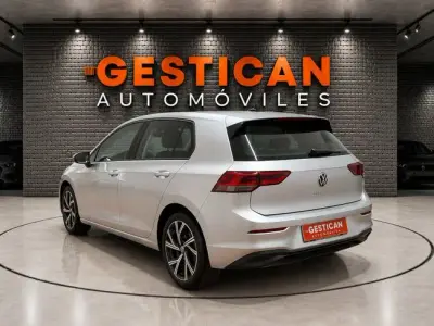 Volkswagen Golf 2021 · foto 3