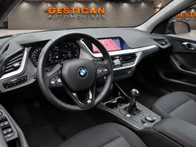 BMW Serie 1 2020 · foto 11