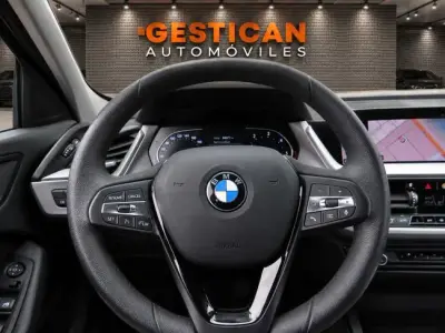 BMW Serie 1 2020 · foto 10