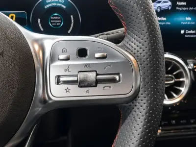 Mercedes-Benz EQA 2022 · foto 10
