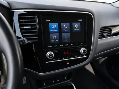 Mitsubishi Outlander 2021 · foto 12