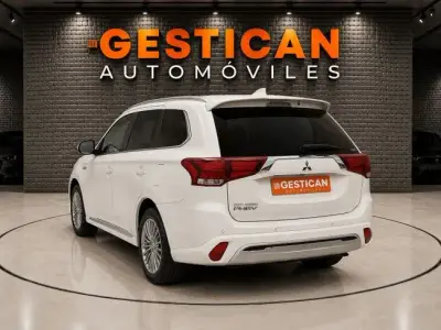 Mitsubishi Outlander 2021 · foto 7
