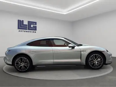 Porsche Taycan 2021 · foto 6