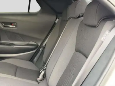 Toyota C-HR 2025 · foto 9