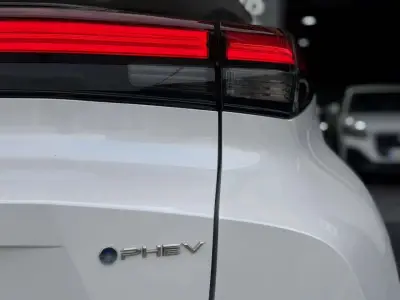 Toyota C-HR 2025 · foto 15