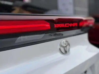 Toyota C-HR 2025 · foto 11