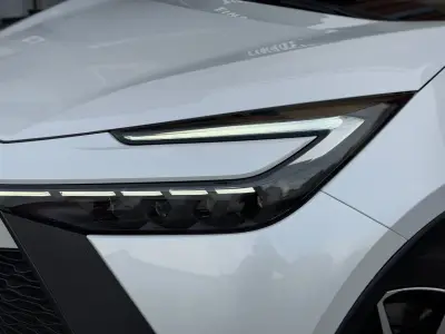 Toyota C-HR 2025 · foto 2