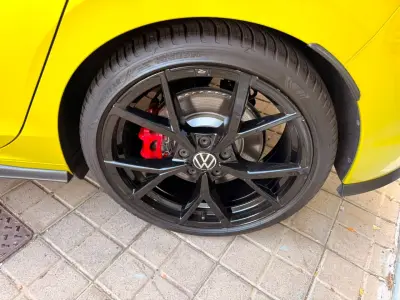 Volkswagen Golf GTI 2023 · foto 14