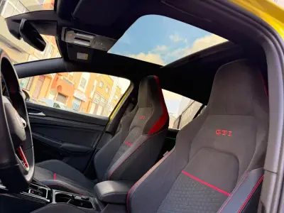 Volkswagen Golf GTI 2023 · foto 6
