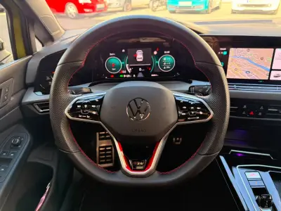 Volkswagen Golf GTI 2023 · foto 8