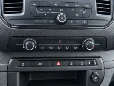 Opel Vivaro 2022 · foto 11