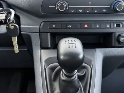 Opel Vivaro 2022 · foto 12