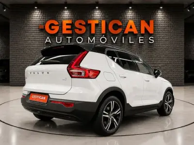 Volvo XC40 2021 · foto 4