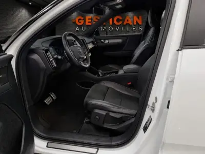 Volvo XC40 2021 · foto 8