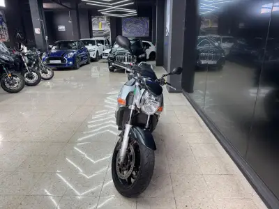 Suzuki GSR 600 2008 · foto 3