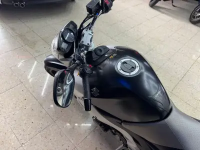 Suzuki GSR 600 2008 · foto 2