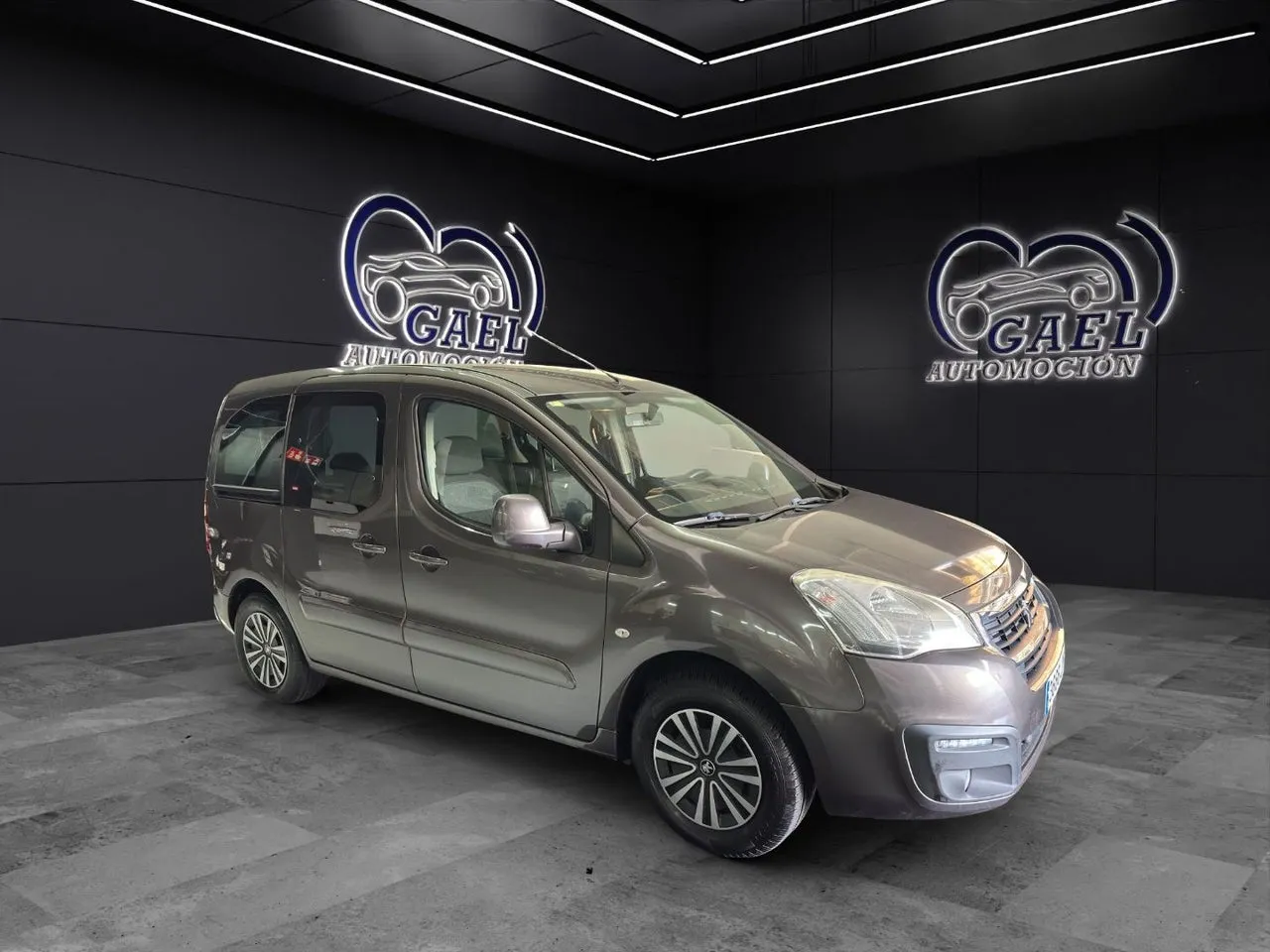 Peugeot Partner en Gran Canaria · CEC