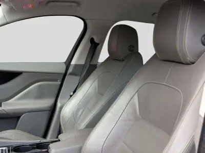 Jaguar F-Pace 2017 · foto 8