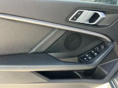 BMW Serie 1 2023 · foto 8