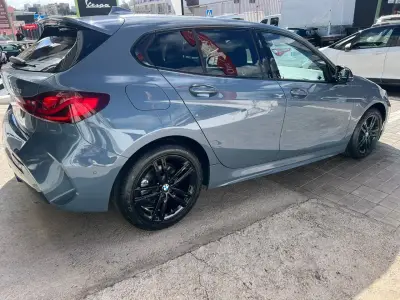 BMW Serie 1 2023 · foto 4