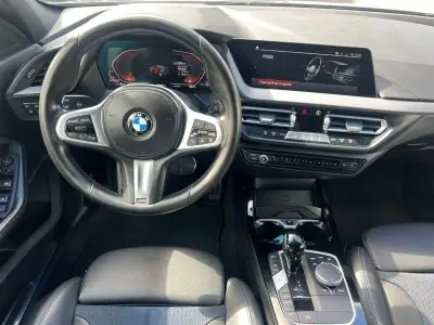 BMW Serie 1 2023 · foto 15