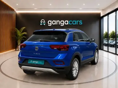 Volkswagen T-Roc 2023 · foto 3