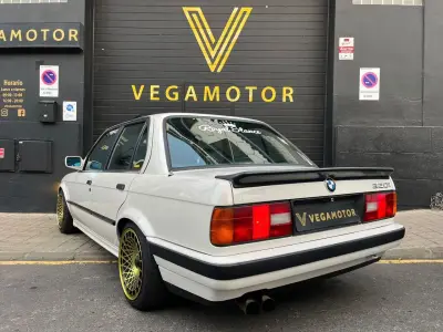 BMW Serie 3 1990 · foto 2
