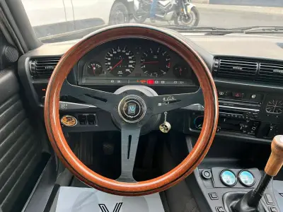 BMW Serie 3 1990 · foto 9