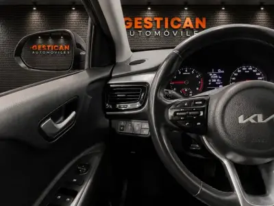 KIA Stonic 2023 · foto 14
